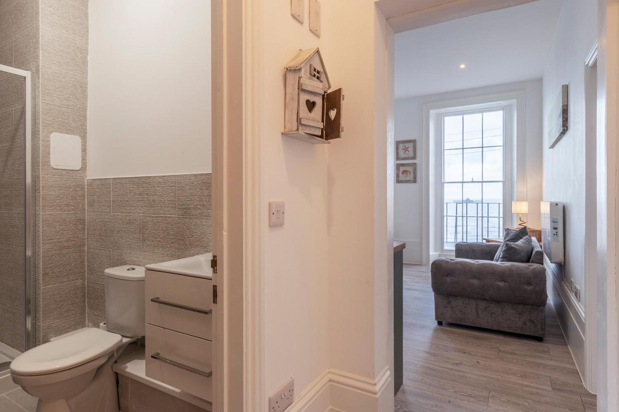 Seaside Serenity: Stylish Sea View Apartments In Herne Bay Exterior foto